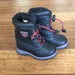 Totes Jaymee Black/Red Snow Boots Size 7